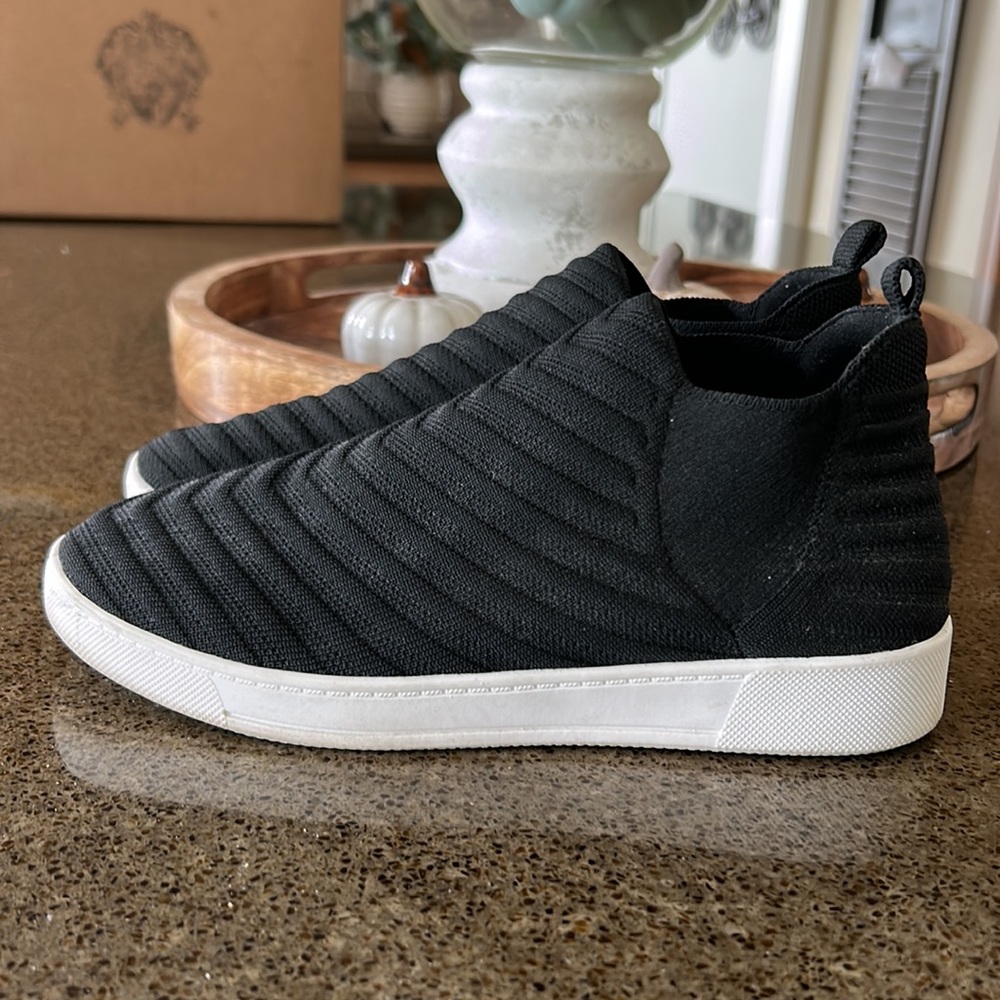 Women’s Sonoma Black Slip On 6.5 fashion Shoes - Picture 3 of 6